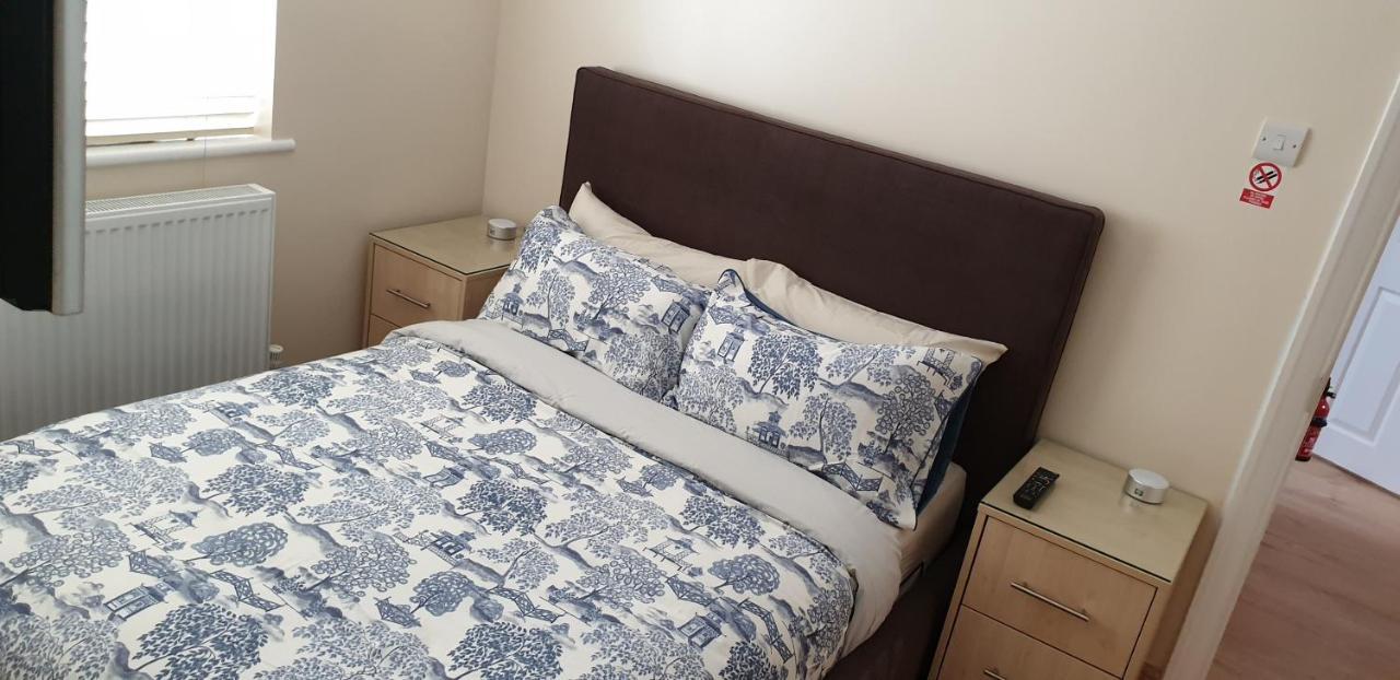 London Luxury 3 Bedroom 2 Bathrooms Flat 1 Min To Redbridge Station Free Parking & Wifi Wanstead Eksteriør billede