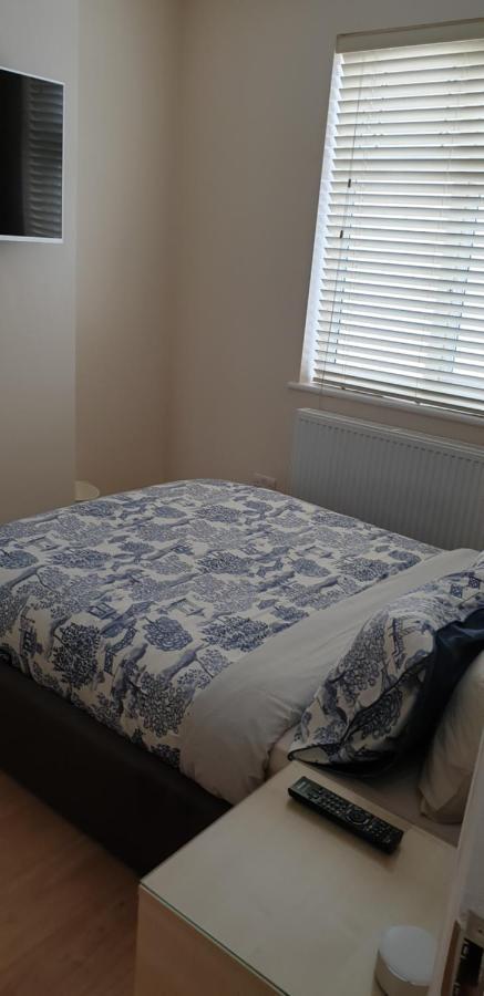 London Luxury 3 Bedroom 2 Bathrooms Flat 1 Min To Redbridge Station Free Parking & Wifi Wanstead Eksteriør billede