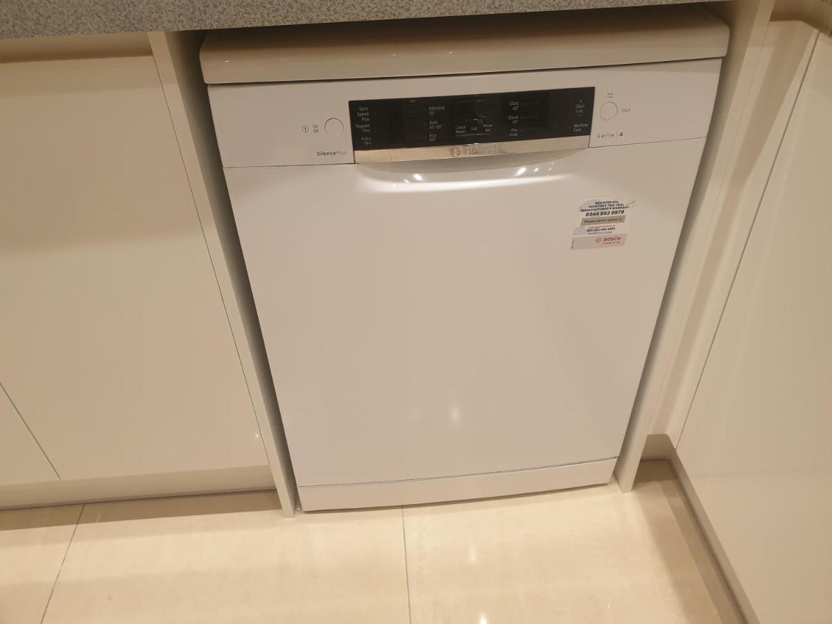 London Luxury 3 Bedroom 2 Bathrooms Flat 1 Min To Redbridge Station Free Parking & Wifi Wanstead Eksteriør billede