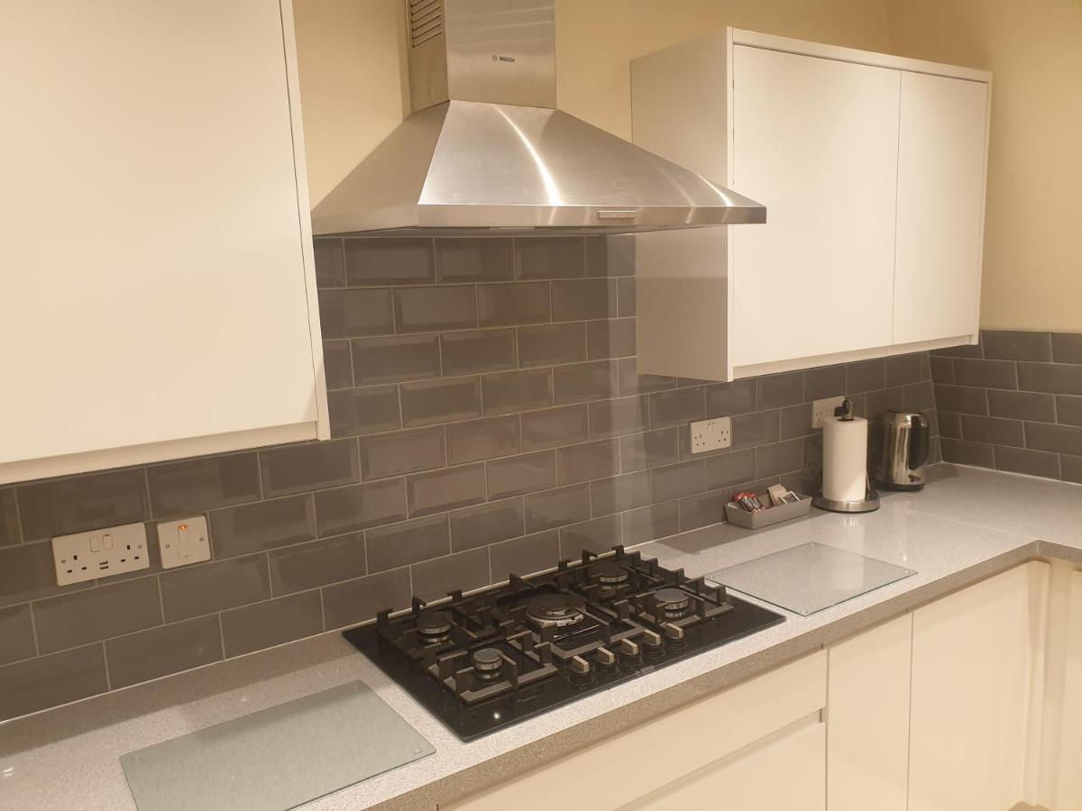 London Luxury 3 Bedroom 2 Bathrooms Flat 1 Min To Redbridge Station Free Parking & Wifi Wanstead Eksteriør billede