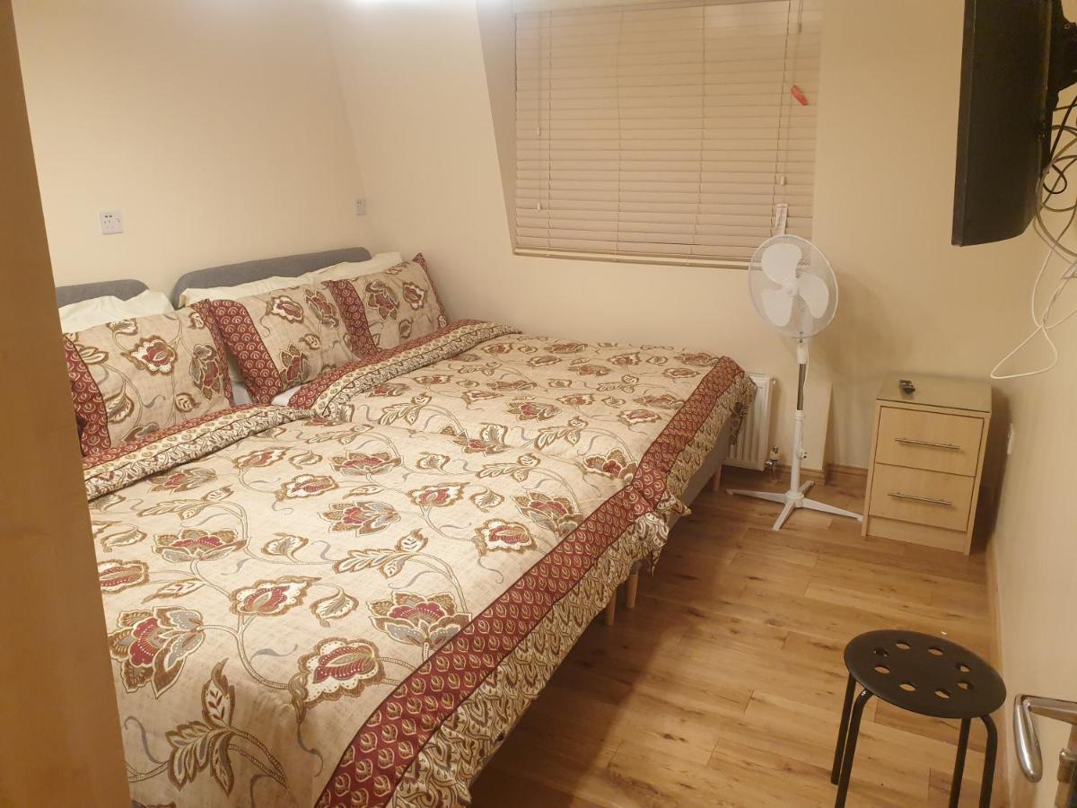 London Luxury 3 Bedroom 2 Bathrooms Flat 1 Min To Redbridge Station Free Parking & Wifi Wanstead Eksteriør billede
