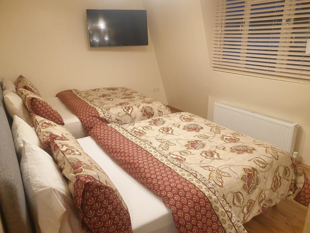 London Luxury 3 Bedroom 2 Bathrooms Flat 1 Min To Redbridge Station Free Parking & Wifi Wanstead Eksteriør billede