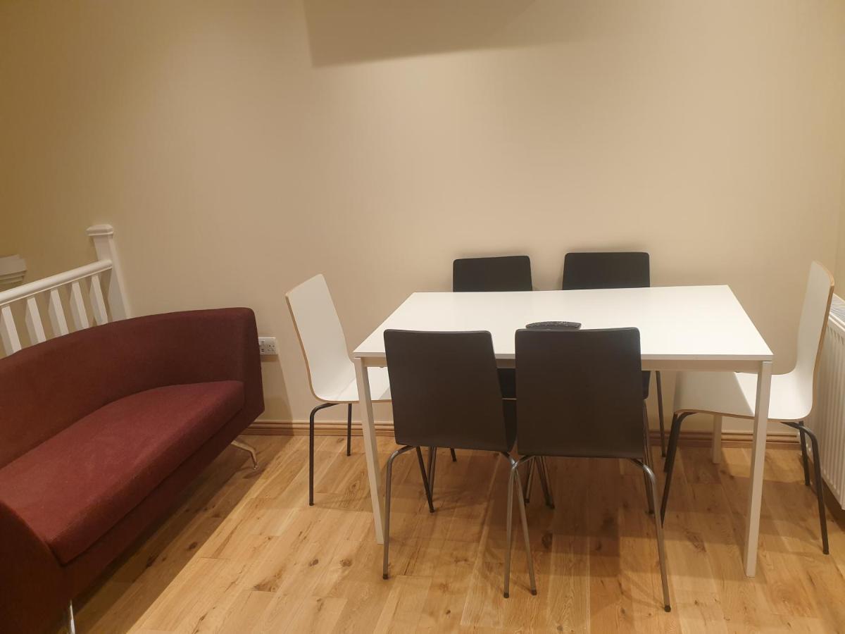 London Luxury 3 Bedroom 2 Bathrooms Flat 1 Min To Redbridge Station Free Parking & Wifi Wanstead Eksteriør billede
